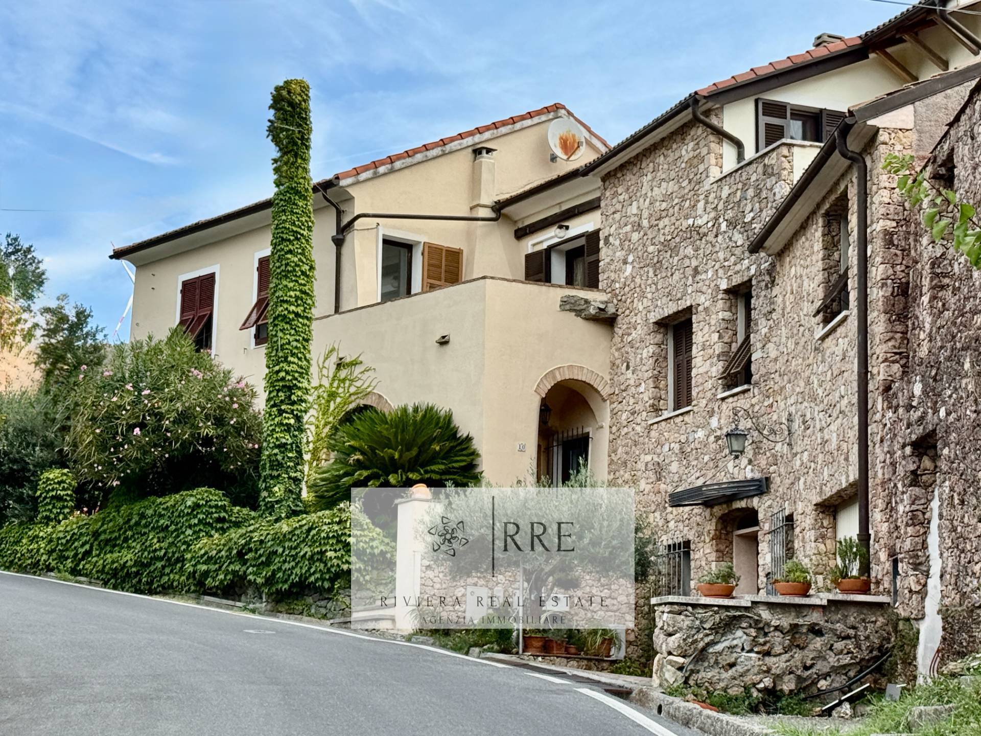 Casa Indipendente in vendita a Vado Ligure