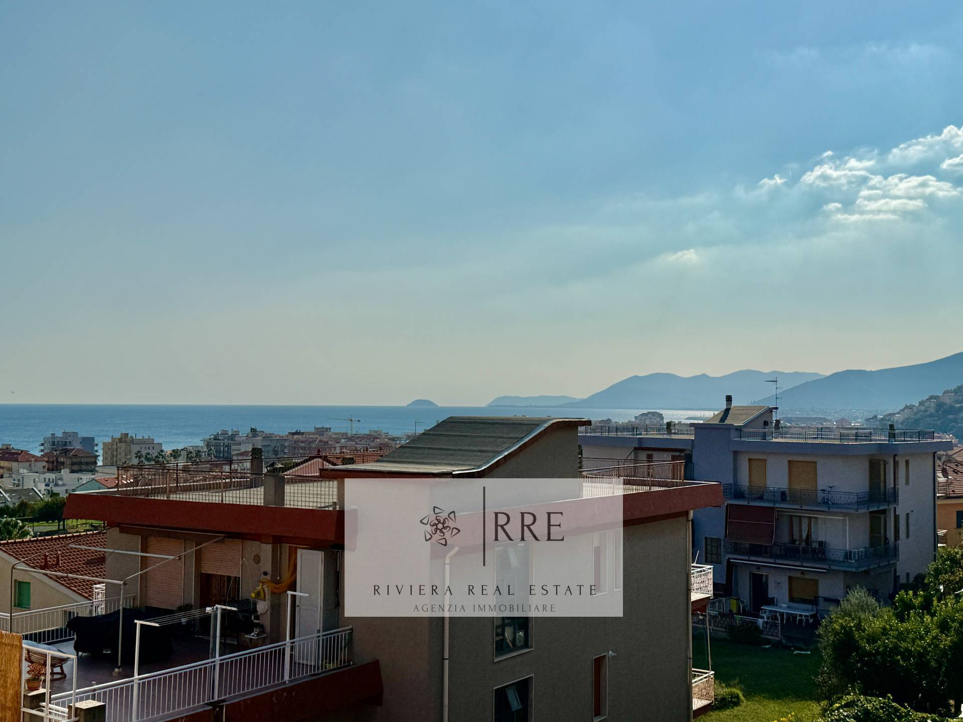 Bilocale Vista Mare in vendita a Pietra Ligure