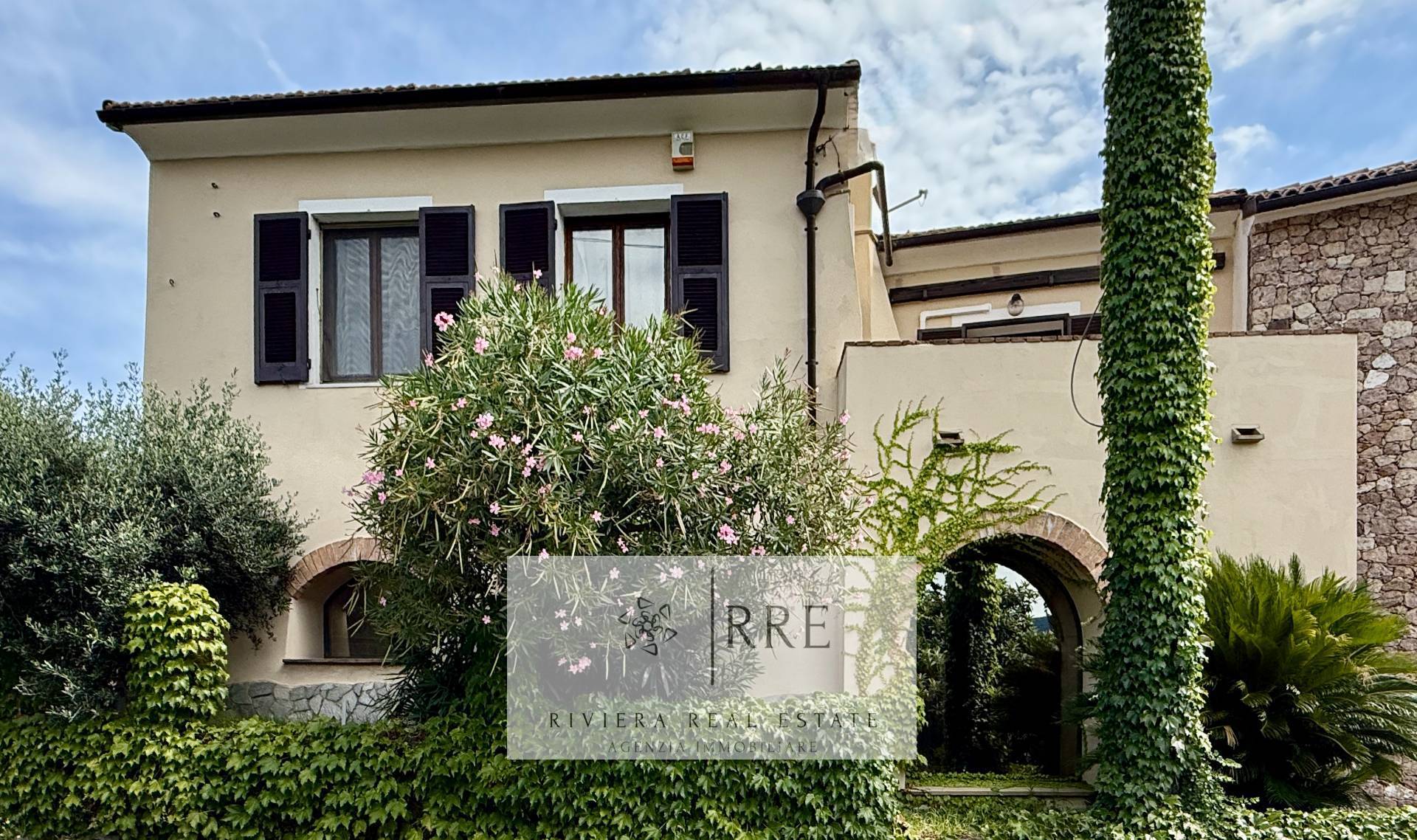 Casa Indipendente in vendita a Vado Ligure