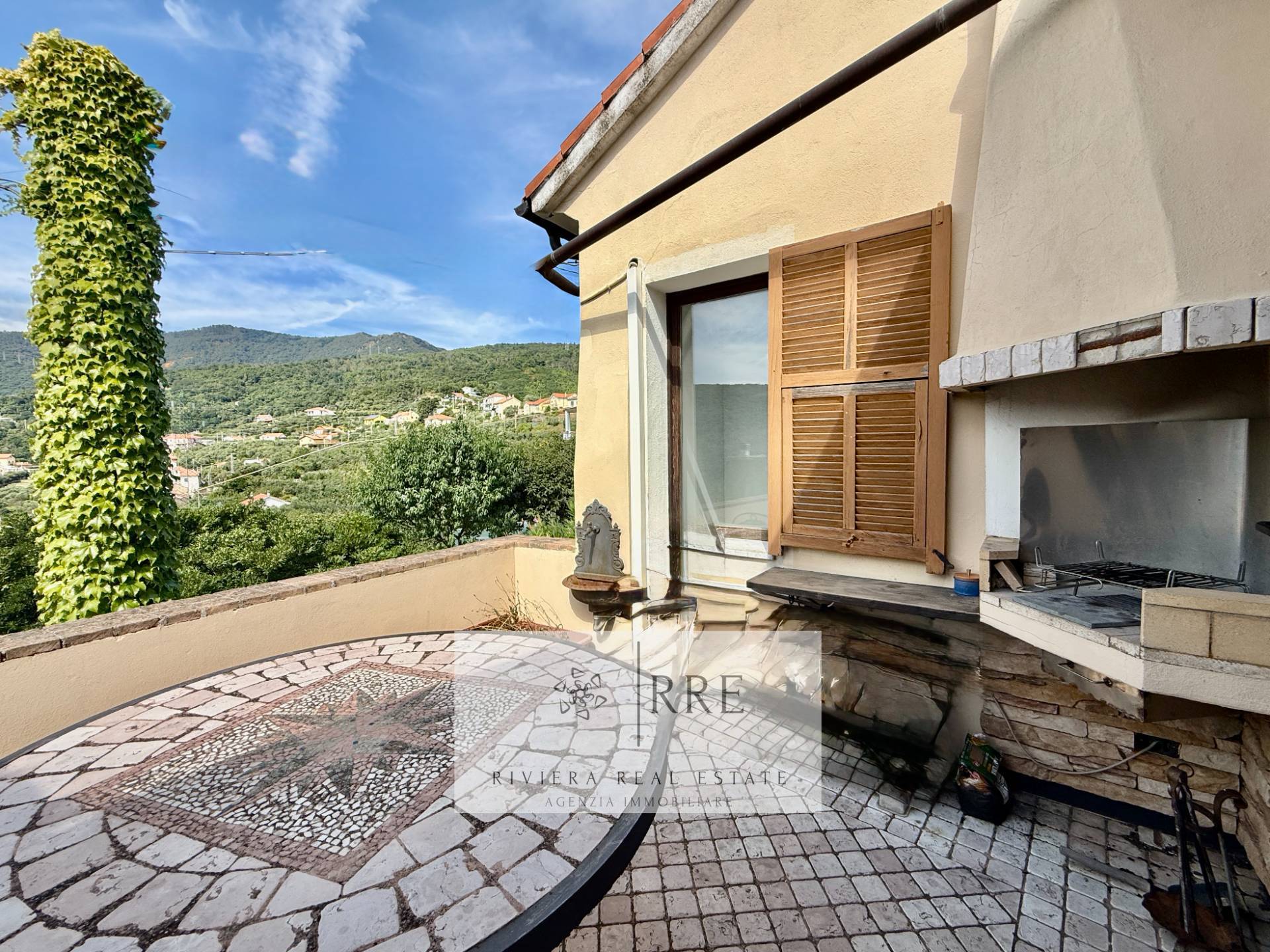 Casa Indipendente in vendita a Vado Ligure