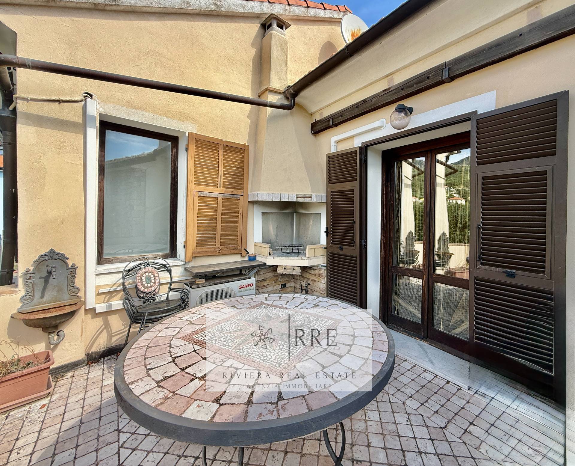 Casa Indipendente in vendita a Vado Ligure