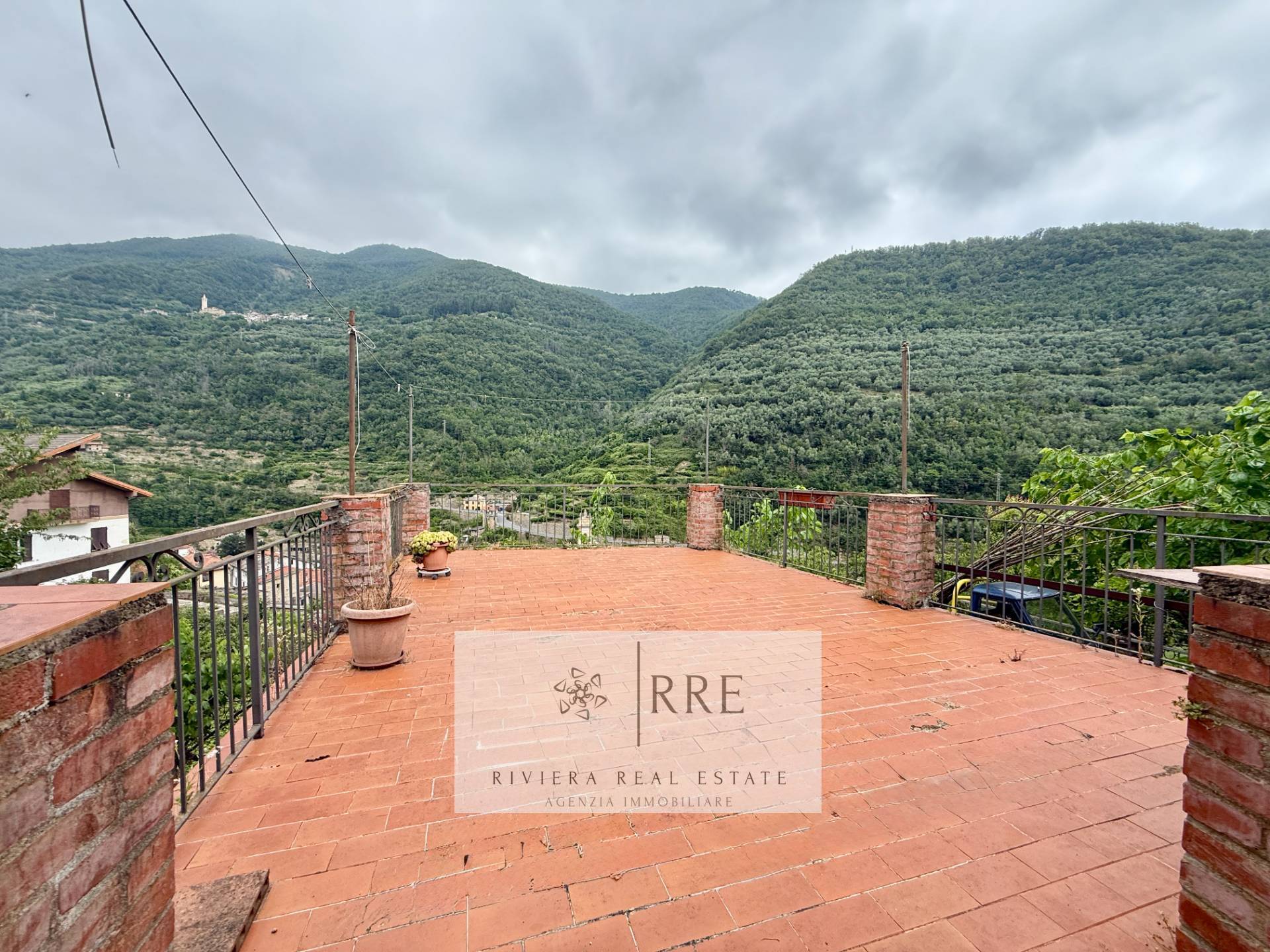 Casa Semindipendente in vendita a Rezzo, Lavina