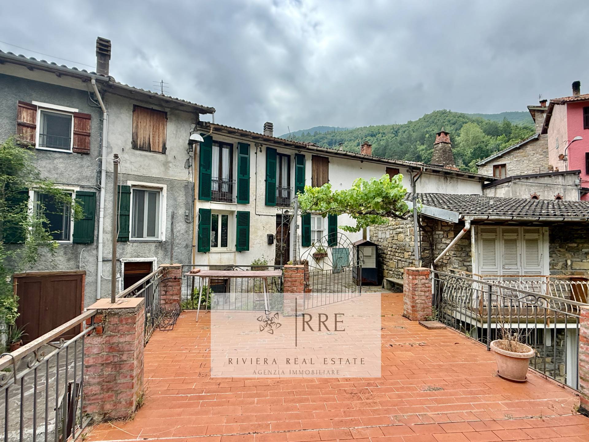 Casa Semindipendente in vendita a Rezzo, Lavina