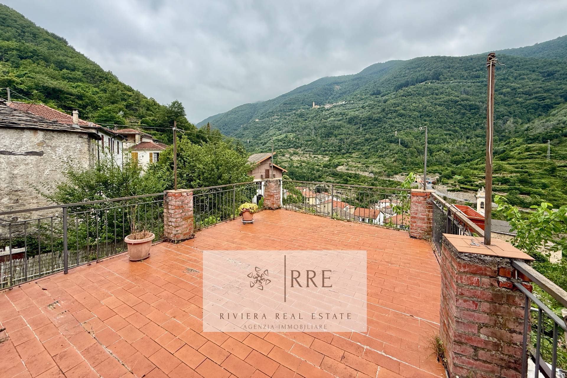 Casa Semindipendente in vendita a Rezzo, Lavina