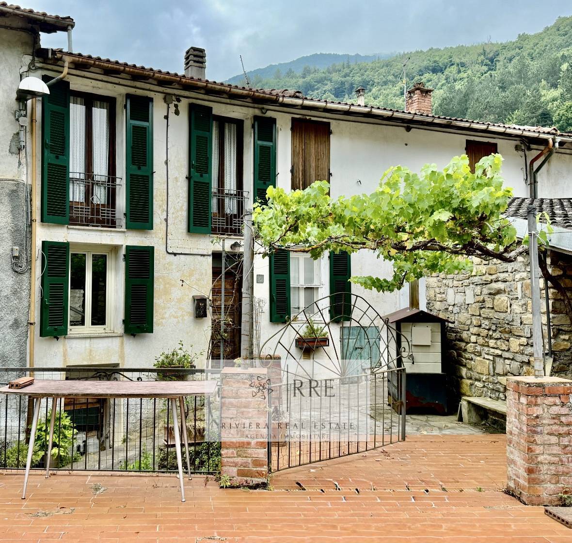 Casa Semindipendente in vendita a Rezzo, Lavina