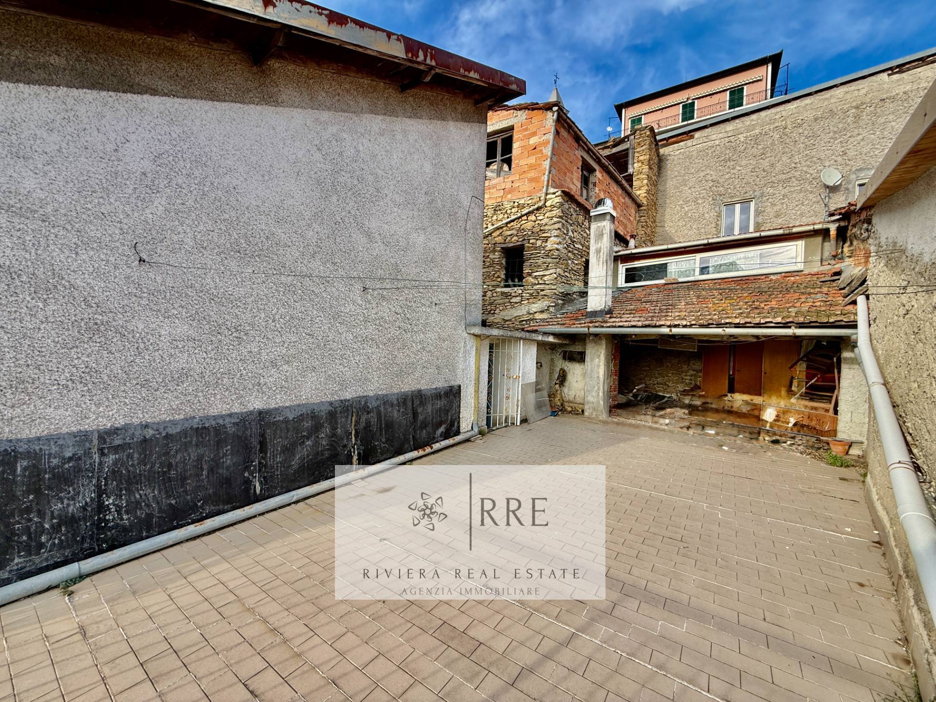 Casa Semindipendente in vendita a Aquila d'Arroscia, Salino