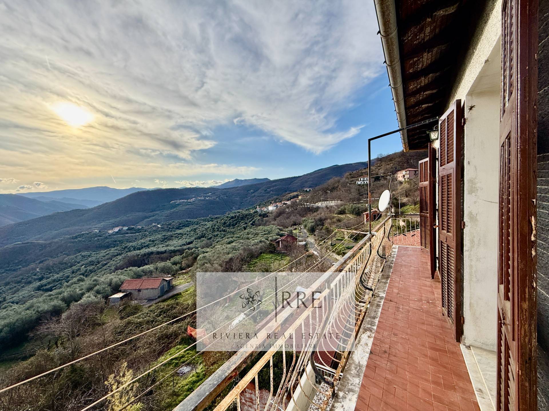 Casa Semindipendente in vendita a Aquila d'Arroscia, Salino