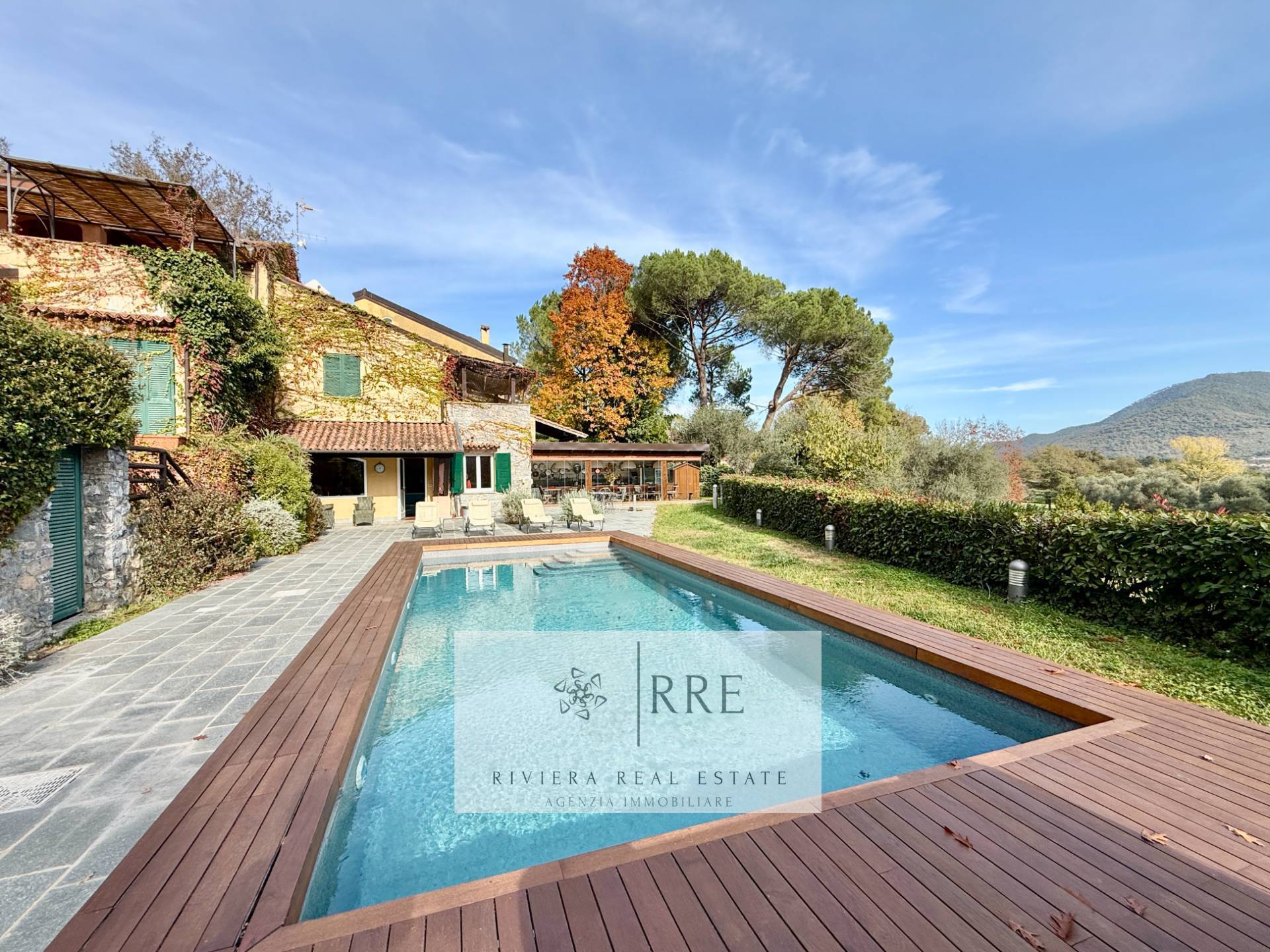 Villa in vendita a Garlenda, zona Golf