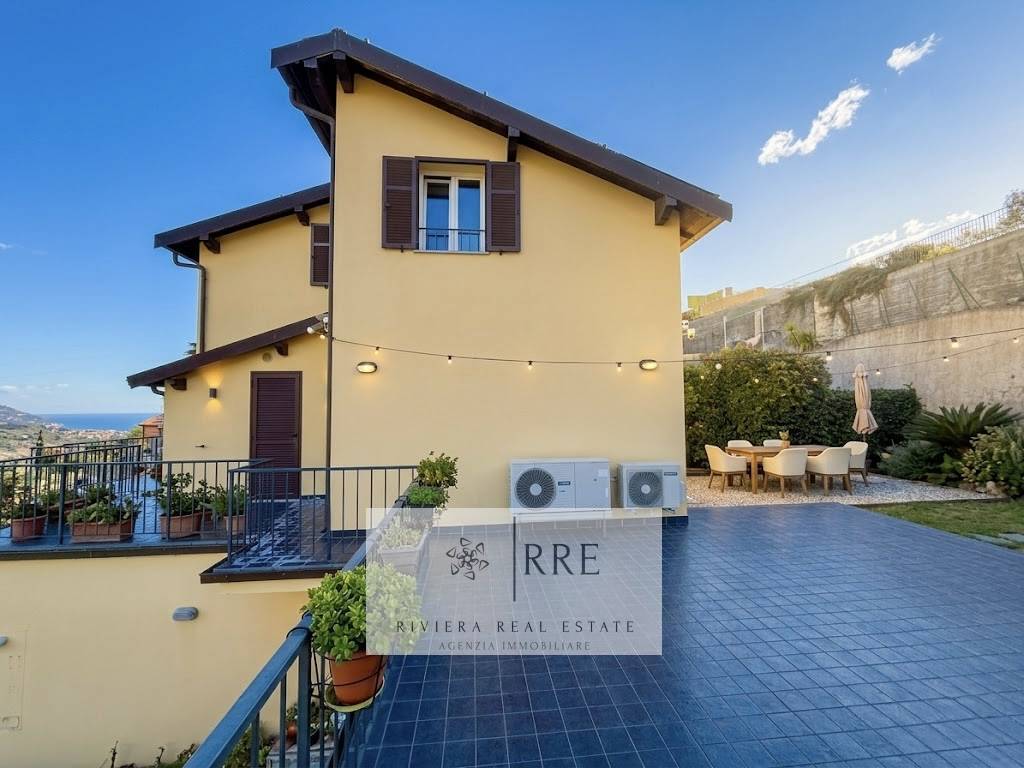 Villetta a schiera in vendita a Imperia