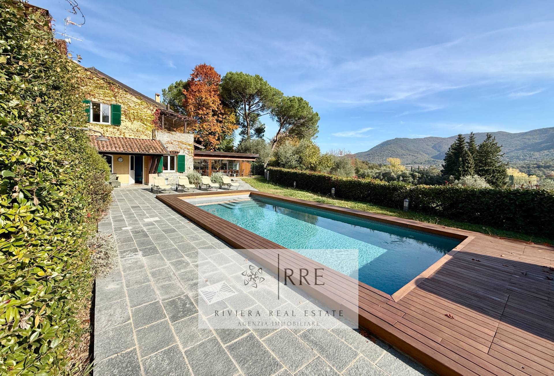 Villa in vendita a Garlenda, zona Golf