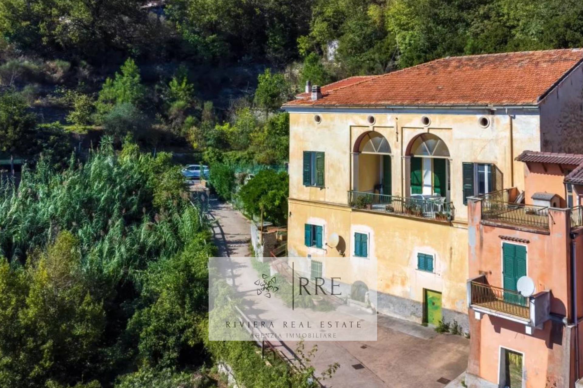 Casa Semindipendente in vendita a Loano, Verzi