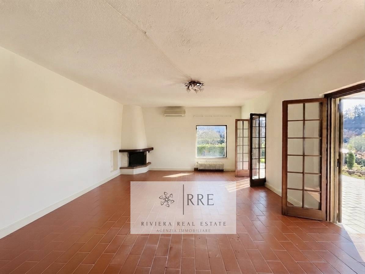 Villa in vendita a Garlenda, zona Golf