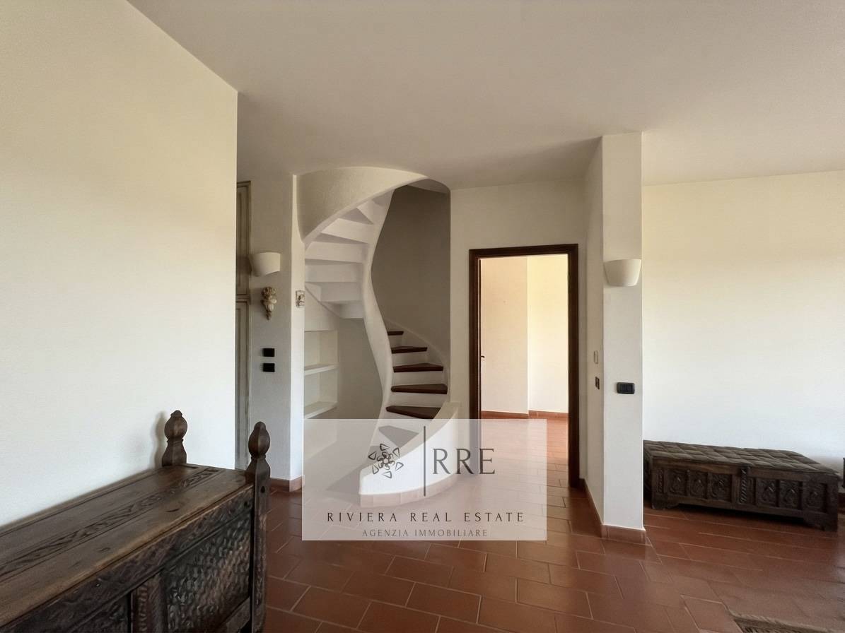 Villa in vendita a Garlenda, zona Golf