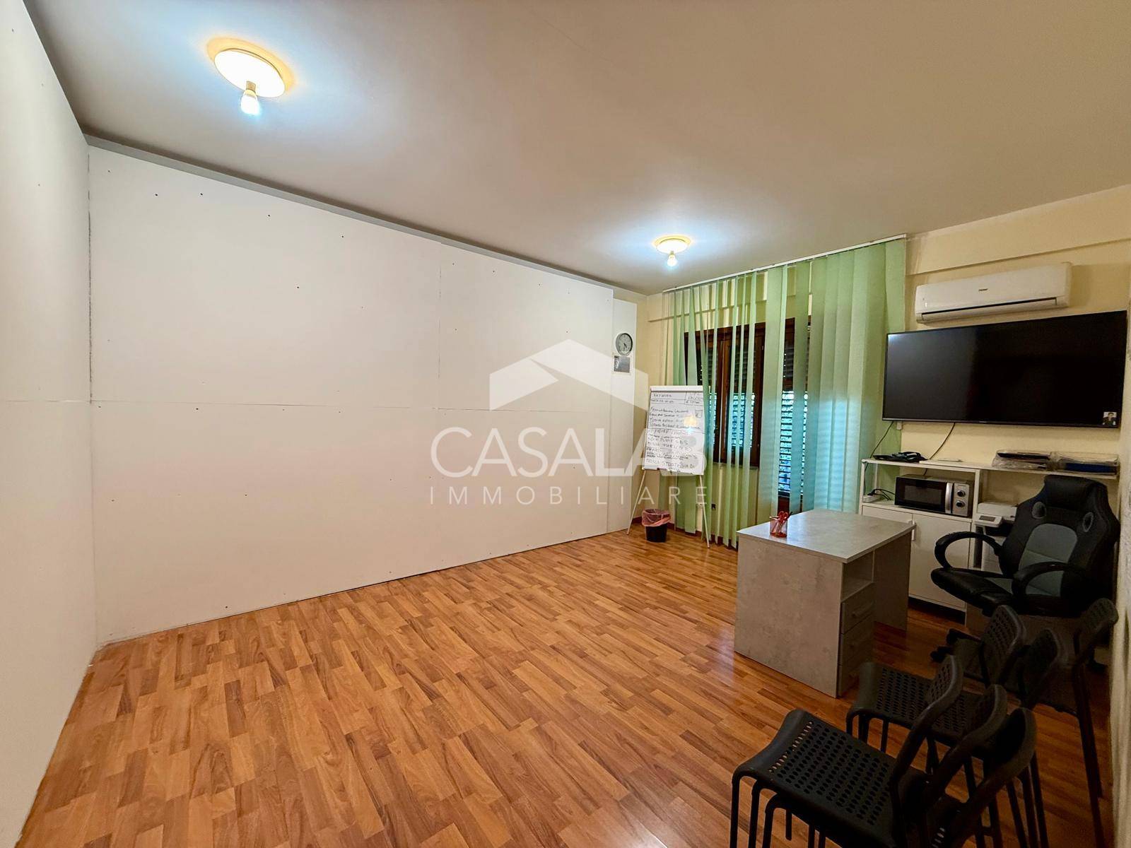 Locale commerciale in affitto a Carini, Bivio Foresta