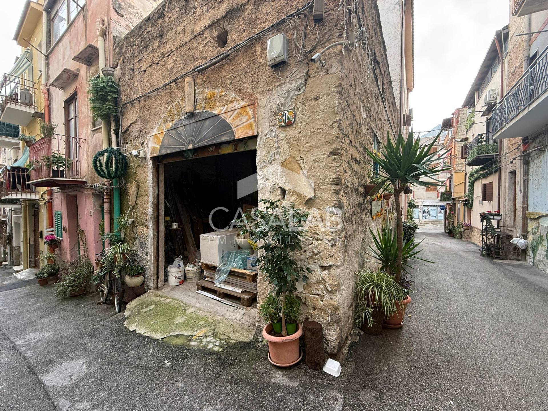 Magazzino in vendita a Carini, Centro Storico