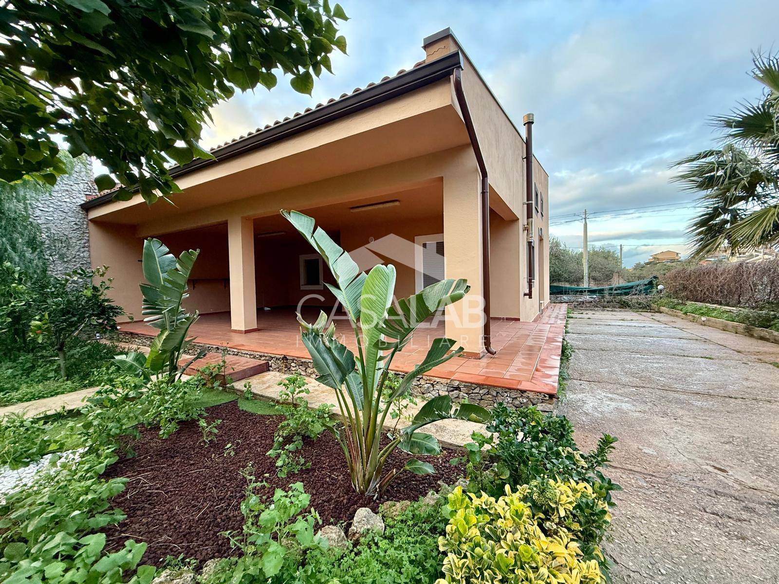 Villa in affitto a Carini, Carini