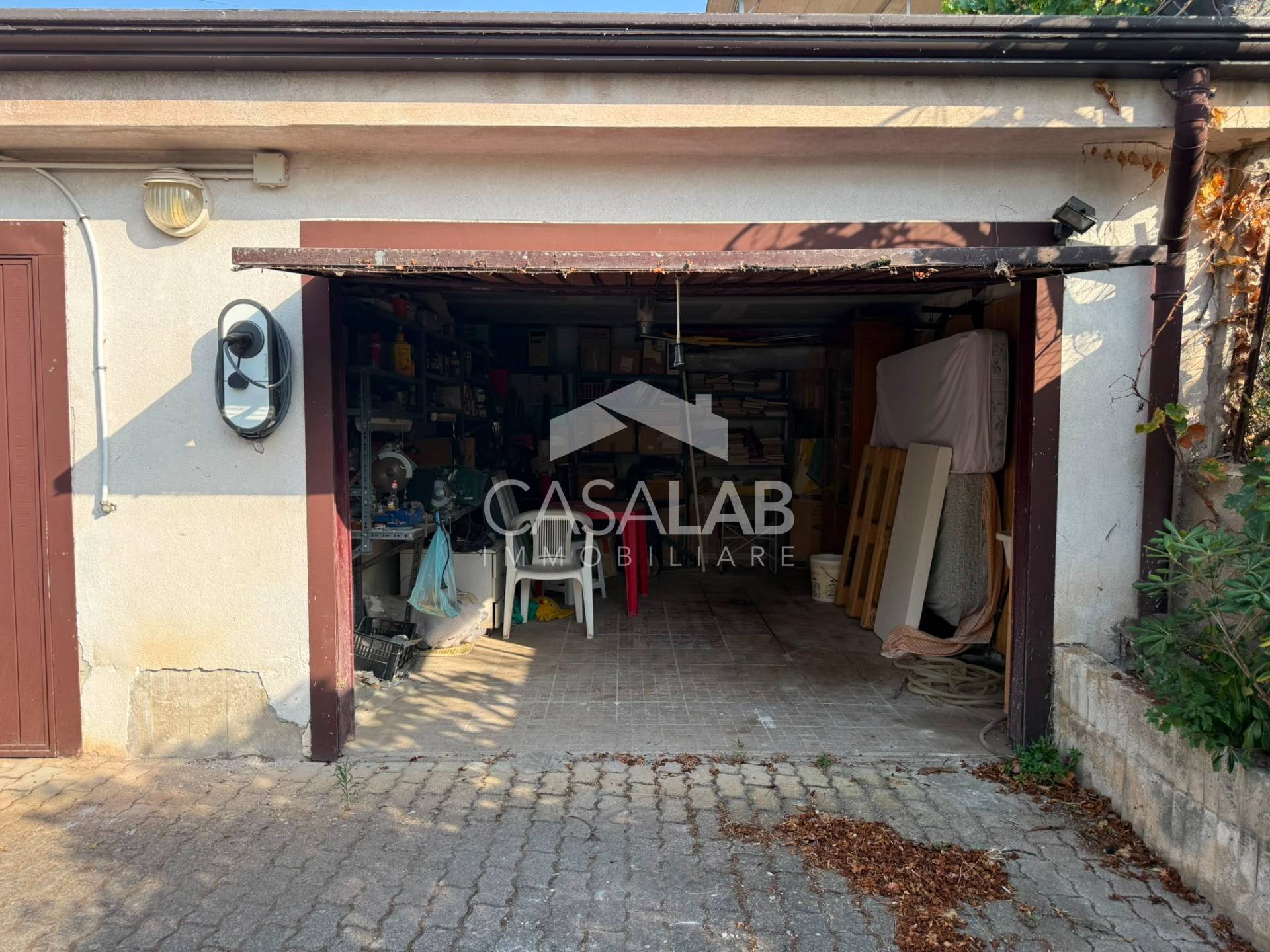Box o garage in vendita a Carini, J.Walker
