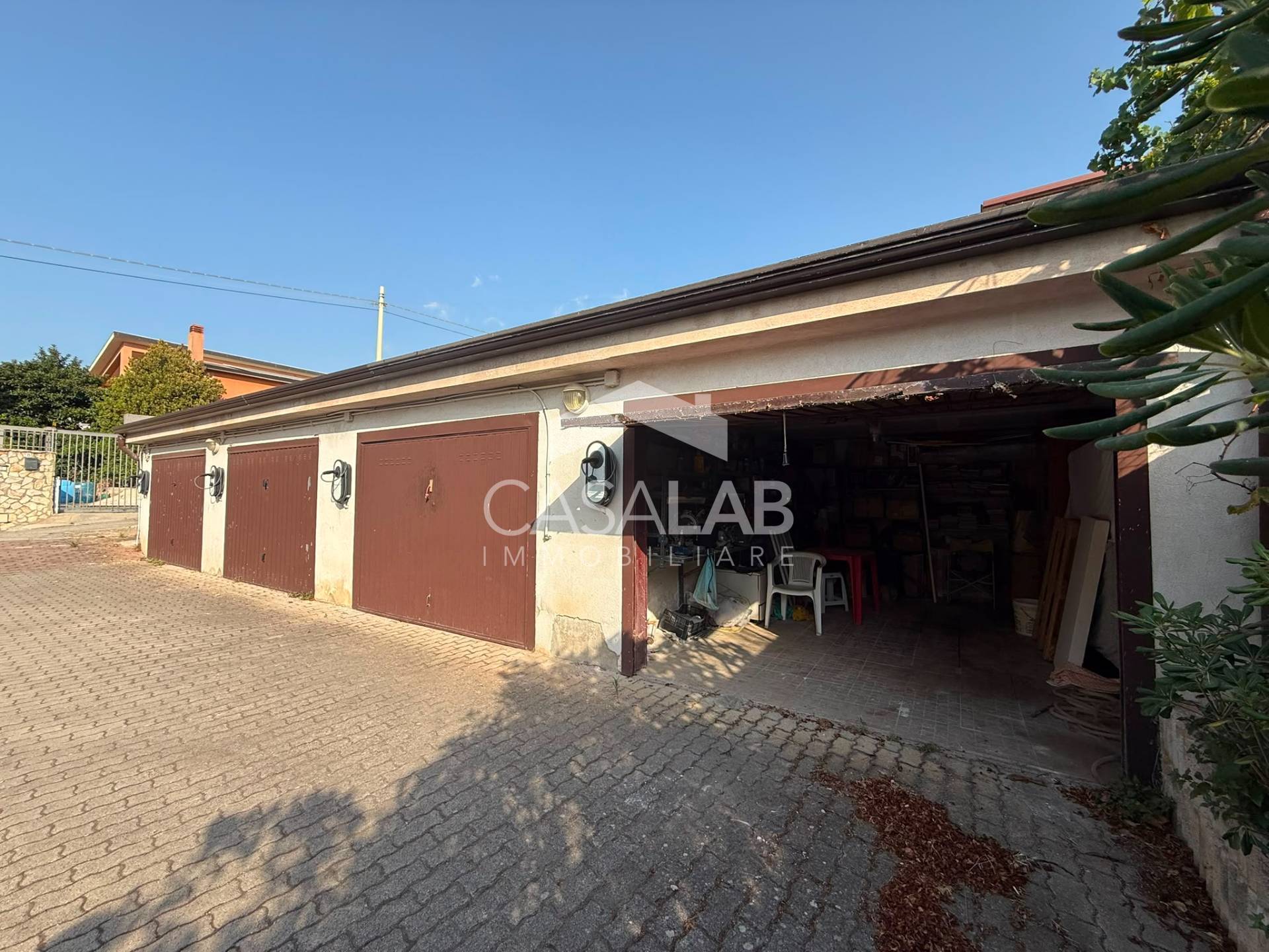 Box o garage in vendita a Carini, J.Walker