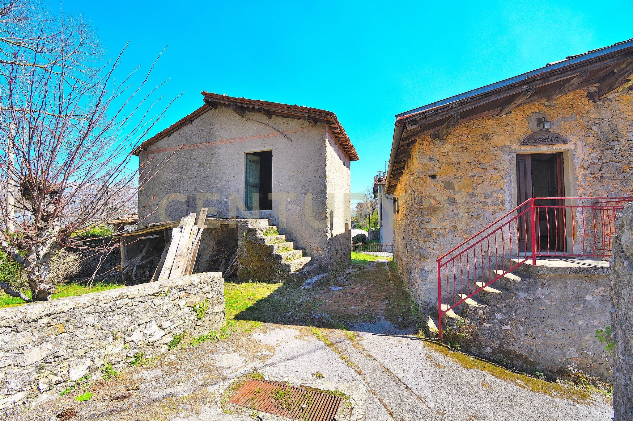 Casa indipendente con giardino in localit casella 8, Molazzana