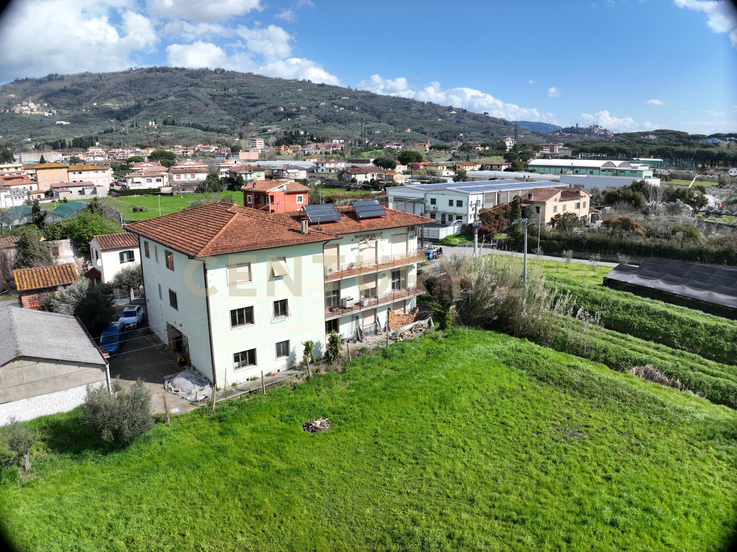 Appartamento con giardino in via di campo 24, Pescia