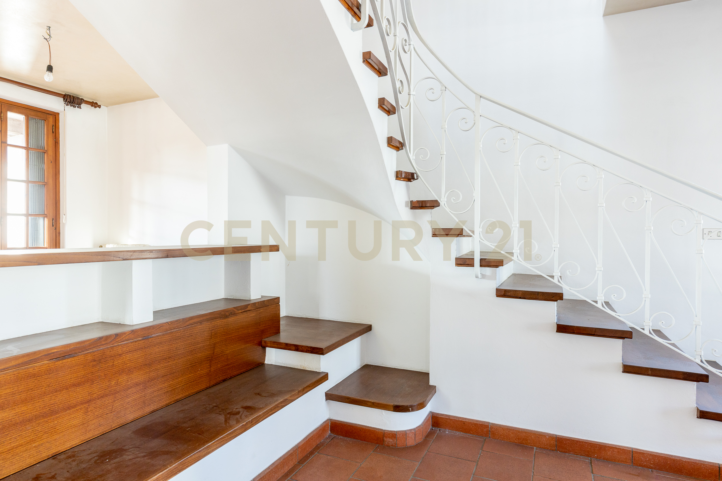 Casa indipendente con giardino in via nino bixio 15, Montecatini-Terme