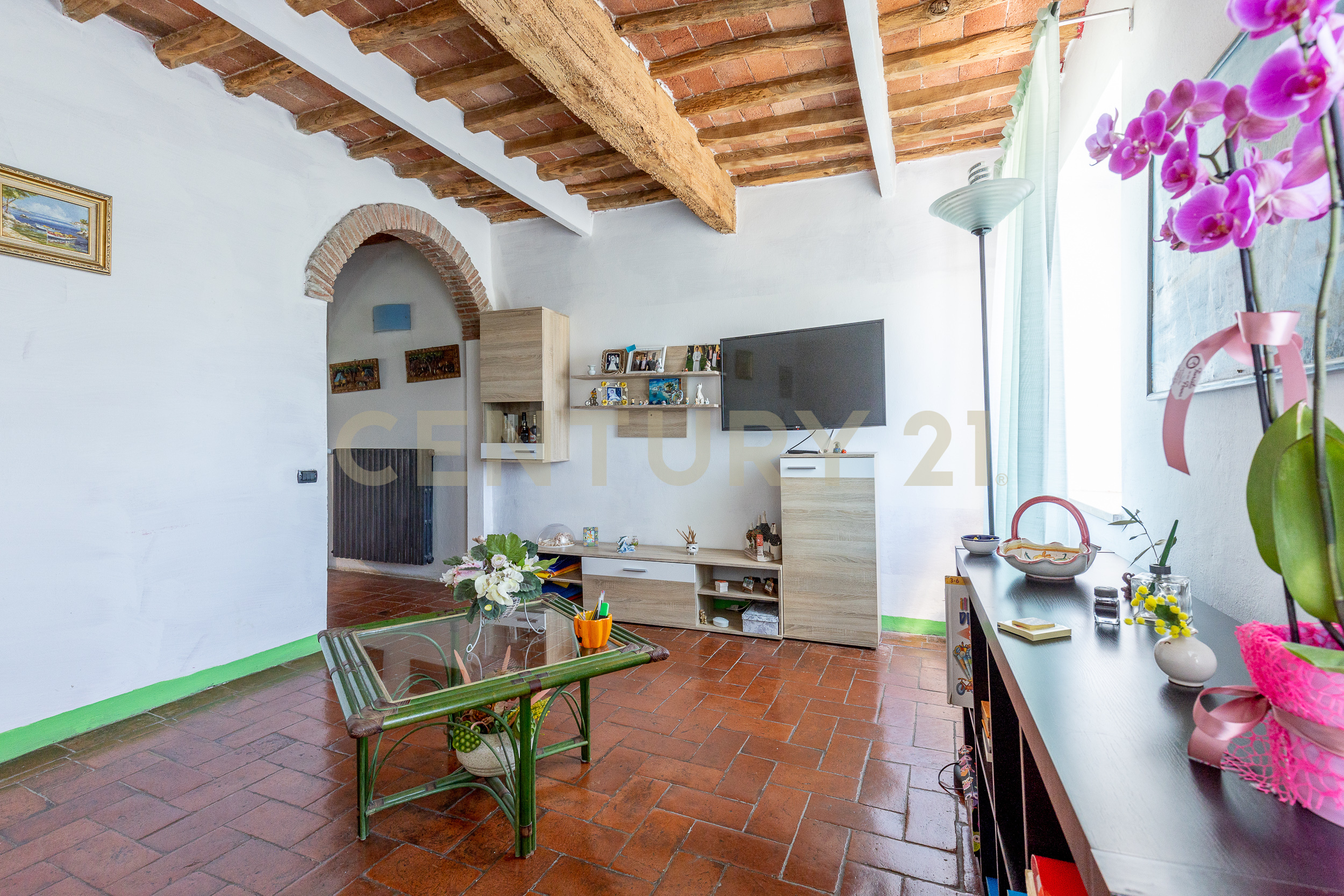 Casa indipendente con terrazzo in via per corte sandorini 619, Lucca