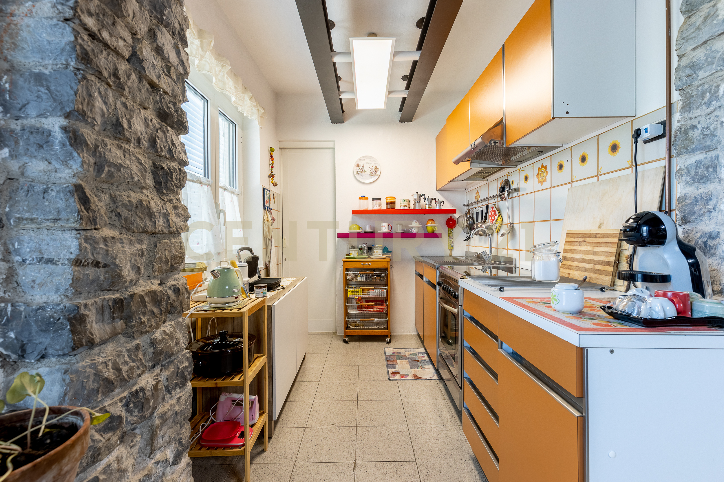 Casa indipendente con terrazzo in via per corte sandorini 619, Lucca