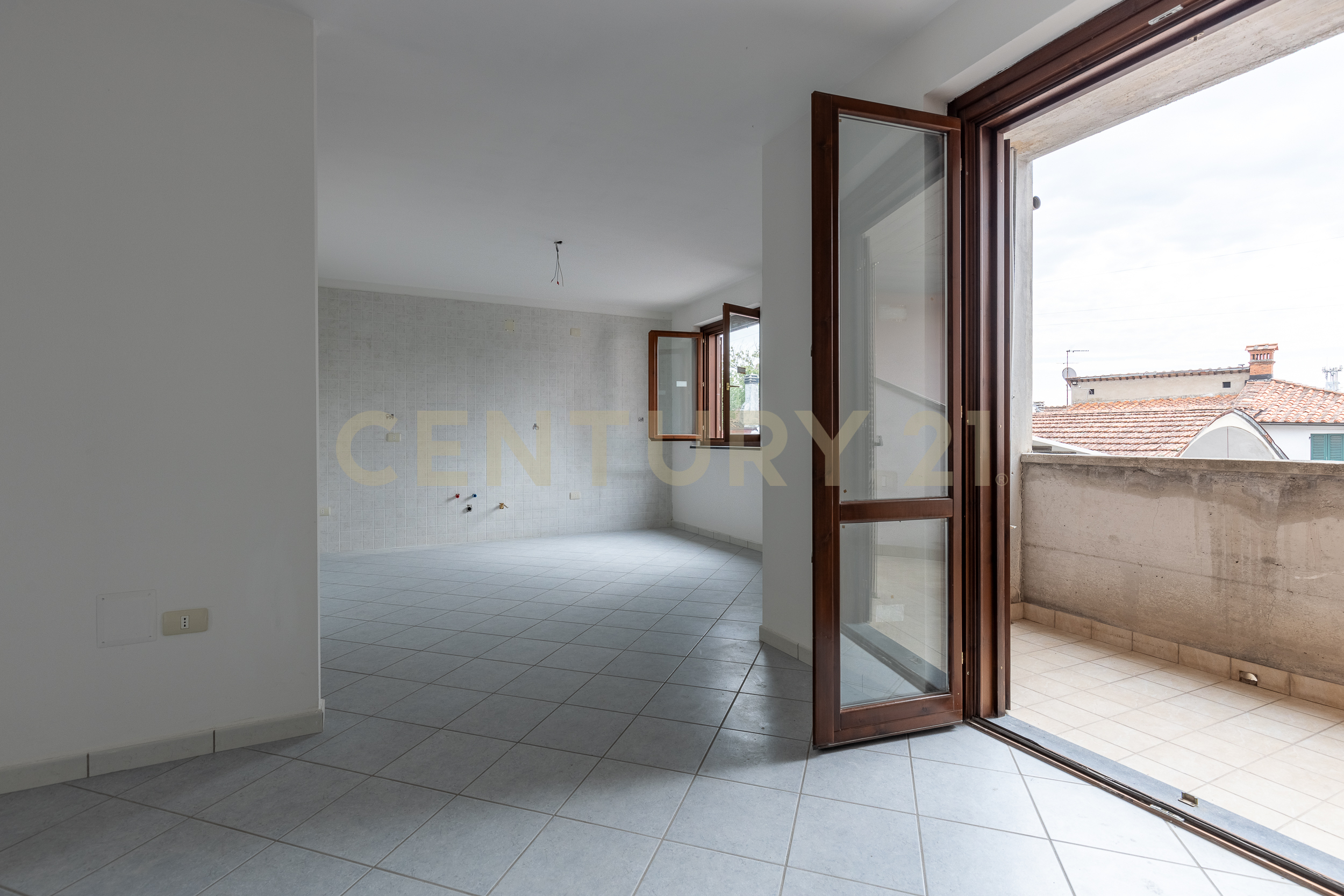Trilocale con terrazzi a Pescia