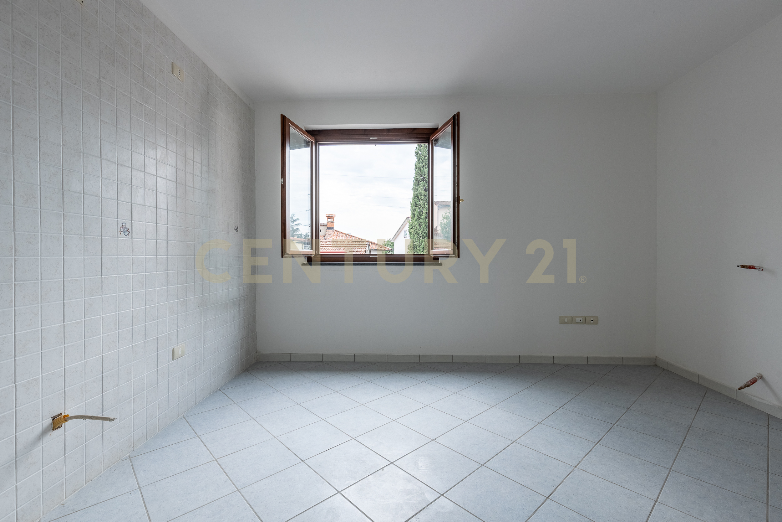 Trilocale con terrazzi a Pescia
