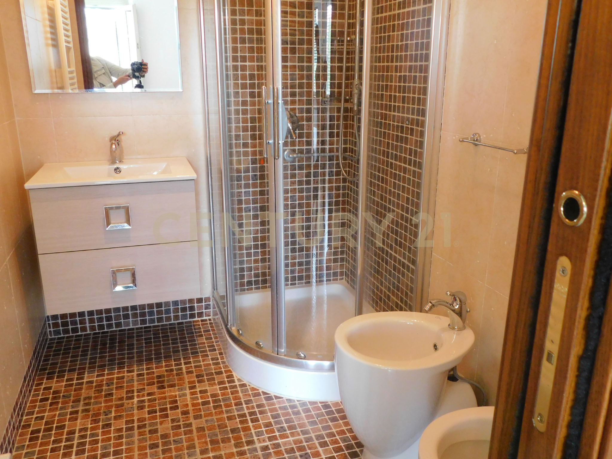 Casa indipendente con giardino in via delle ville 1032, Capannori