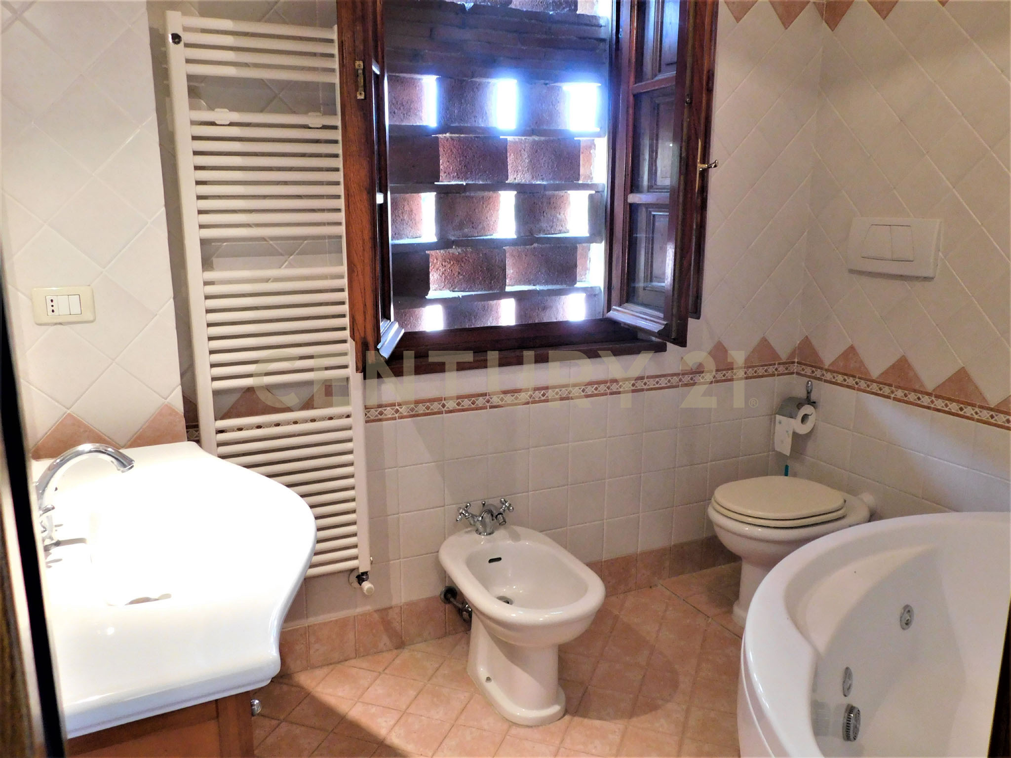 Casa indipendente con giardino in via delle ville 1032, Capannori