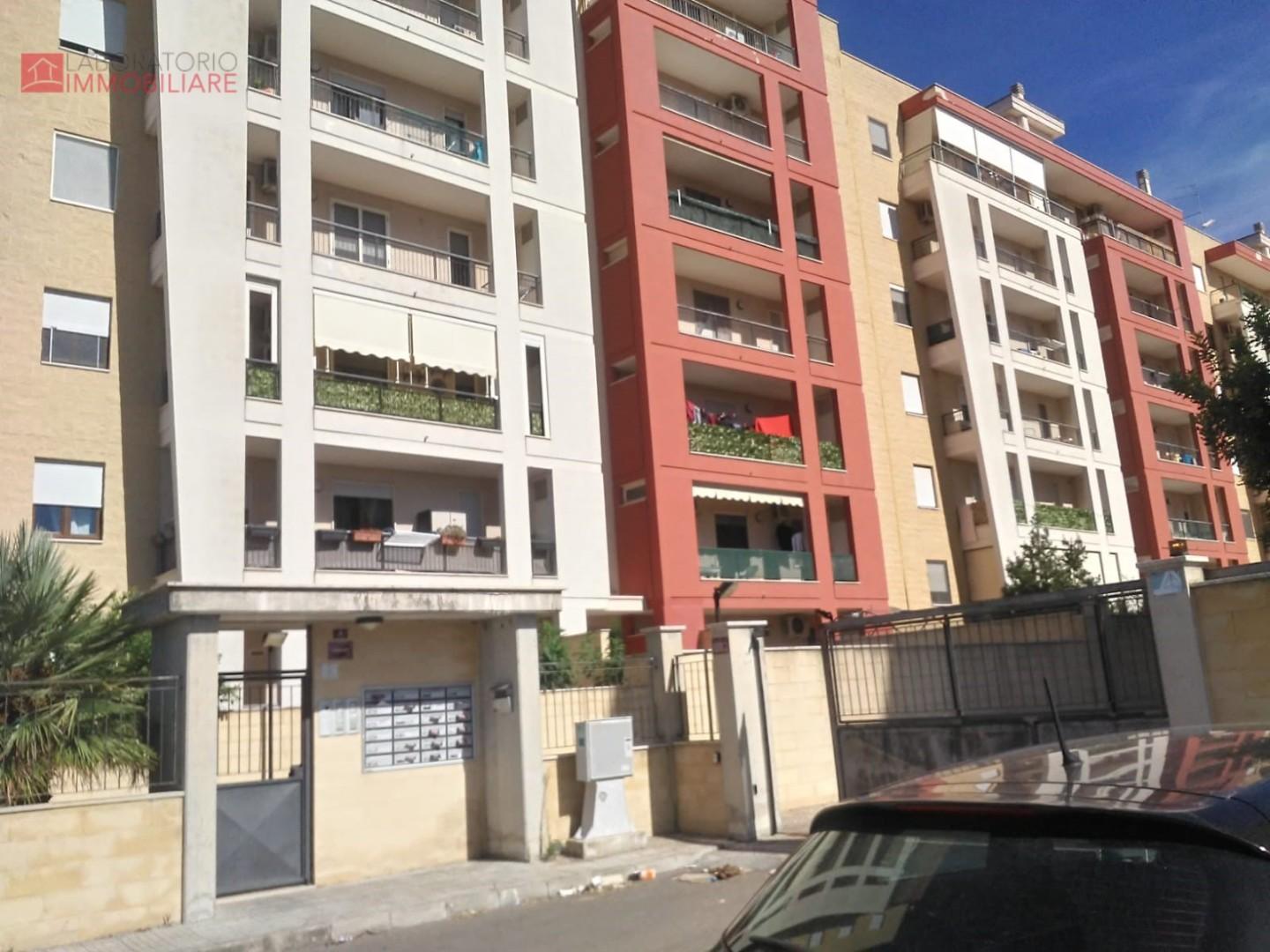 Monolocale arredato in affitto, Lecce casermette