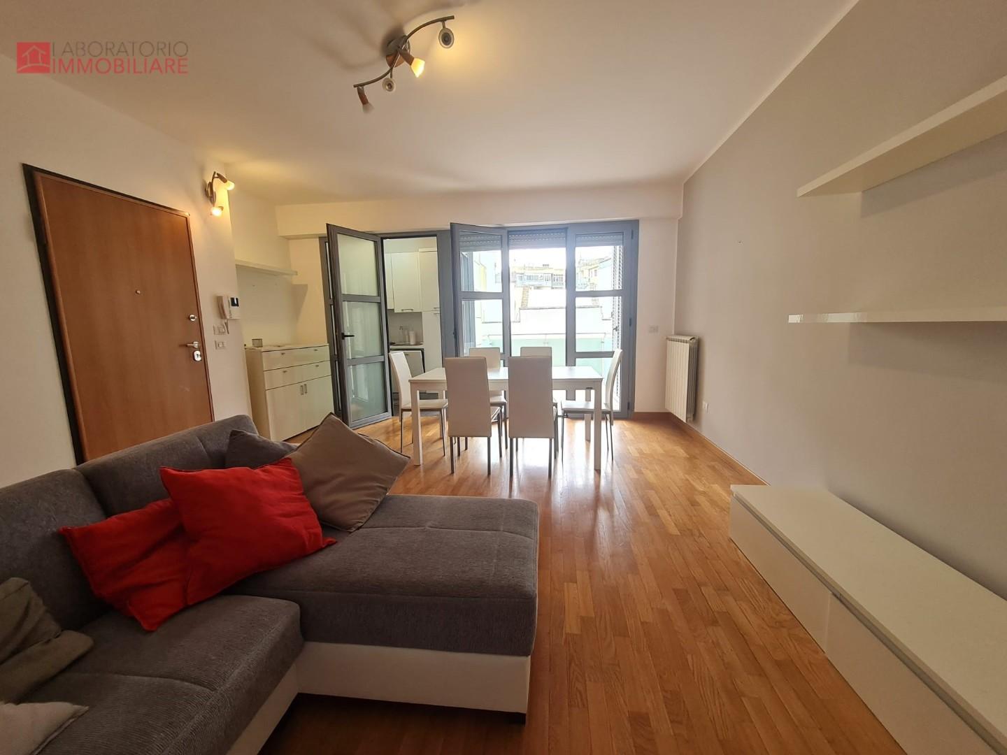 Trilocale arredato in affitto, Lecce ariosto mazzini