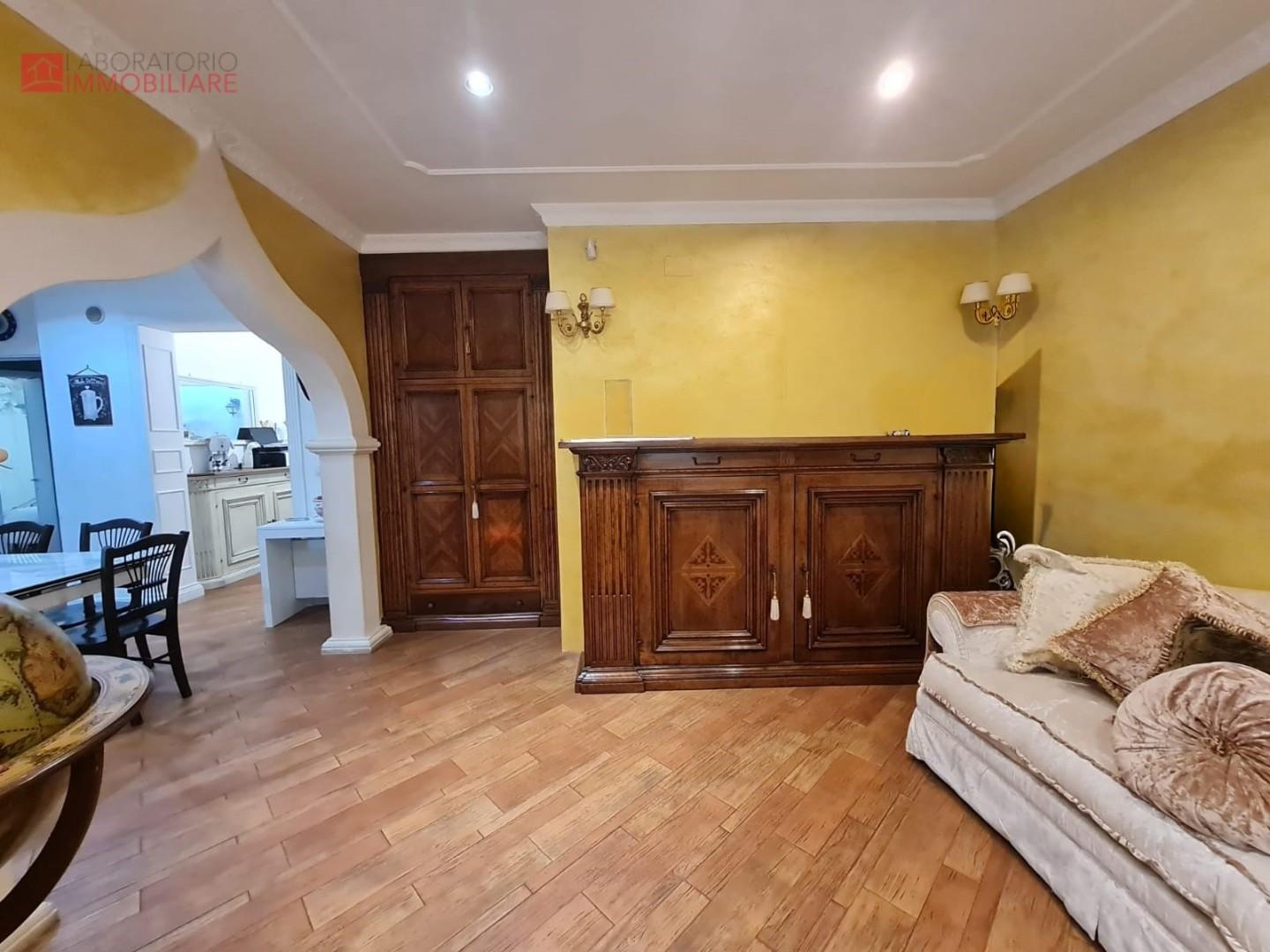 Trilocale con terrazzo a Surbo