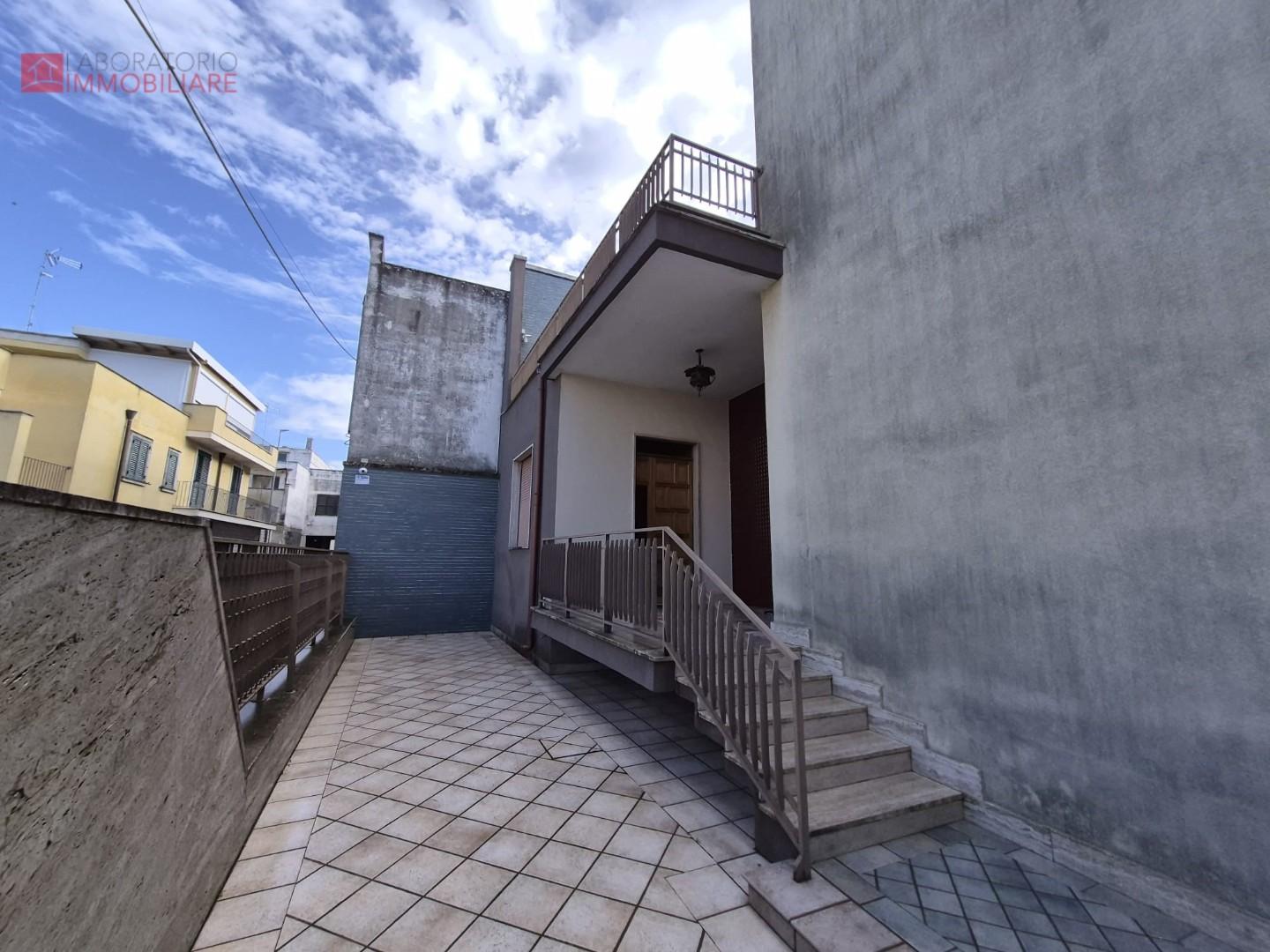 Casa indipendente con giardino a Salice Salentino