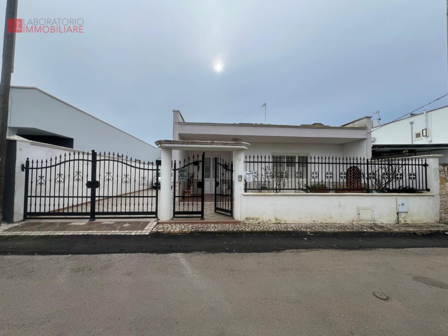 Casa indipendente con giardino a Porto Cesareo