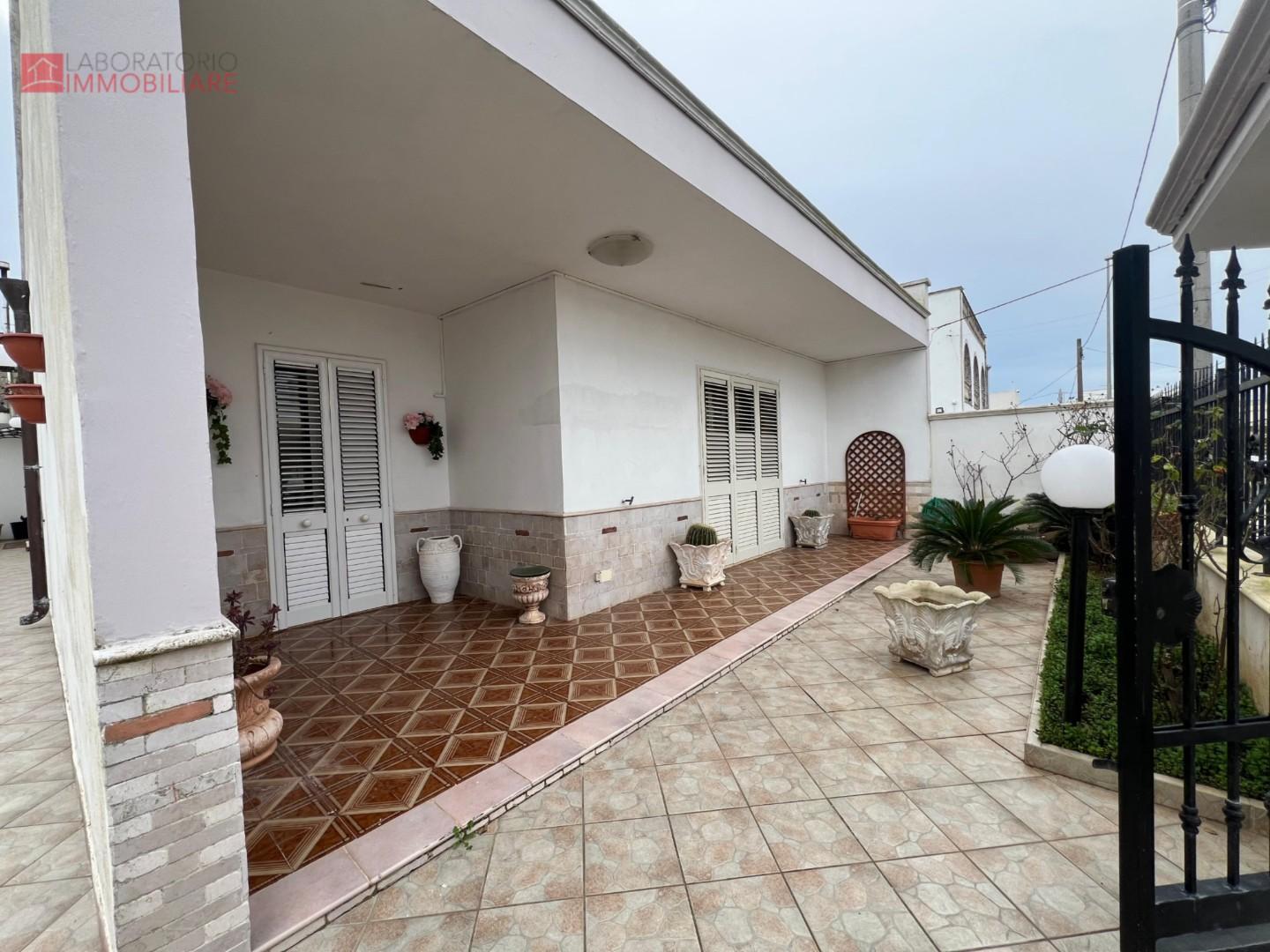 Casa indipendente con giardino a Porto Cesareo