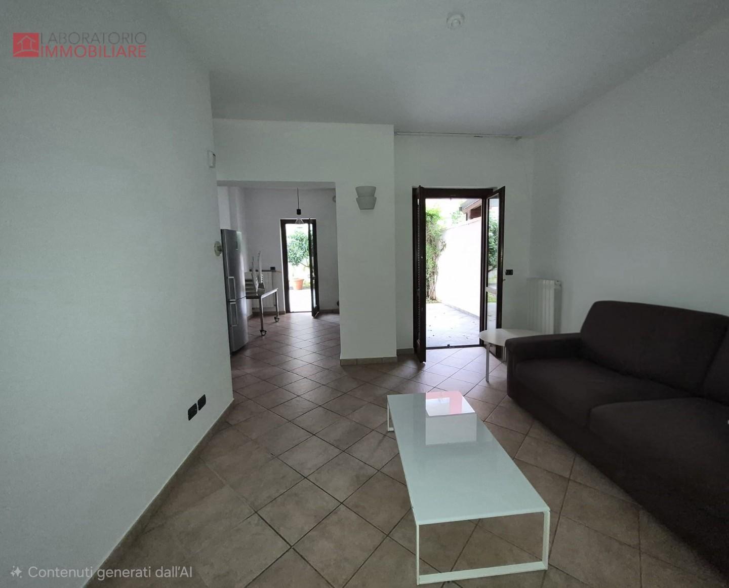 Trilocale con giardino, Lecce cicolella