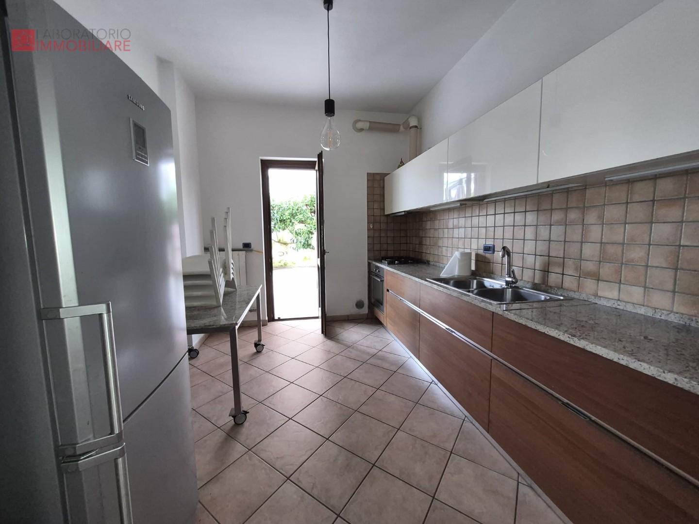 Trilocale con giardino, Lecce cicolella