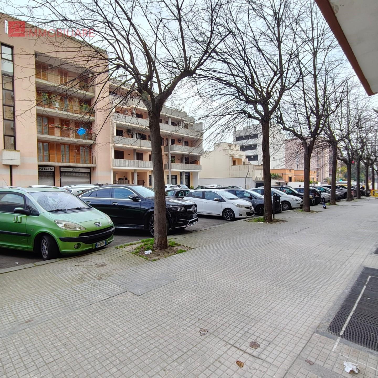 Locale commerciale in vendita, Lecce partigiani