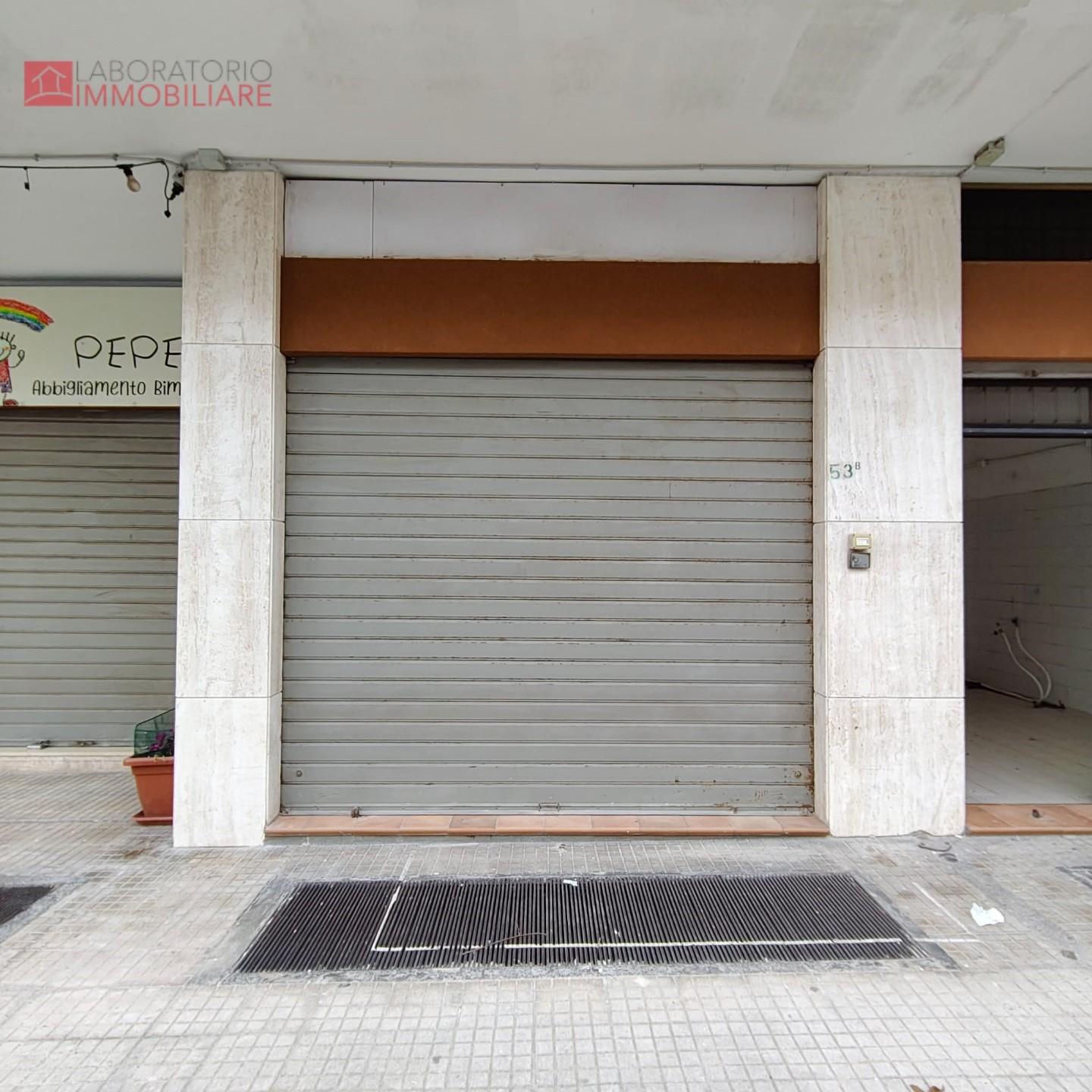 Locale commerciale in affitto, Lecce partigiani