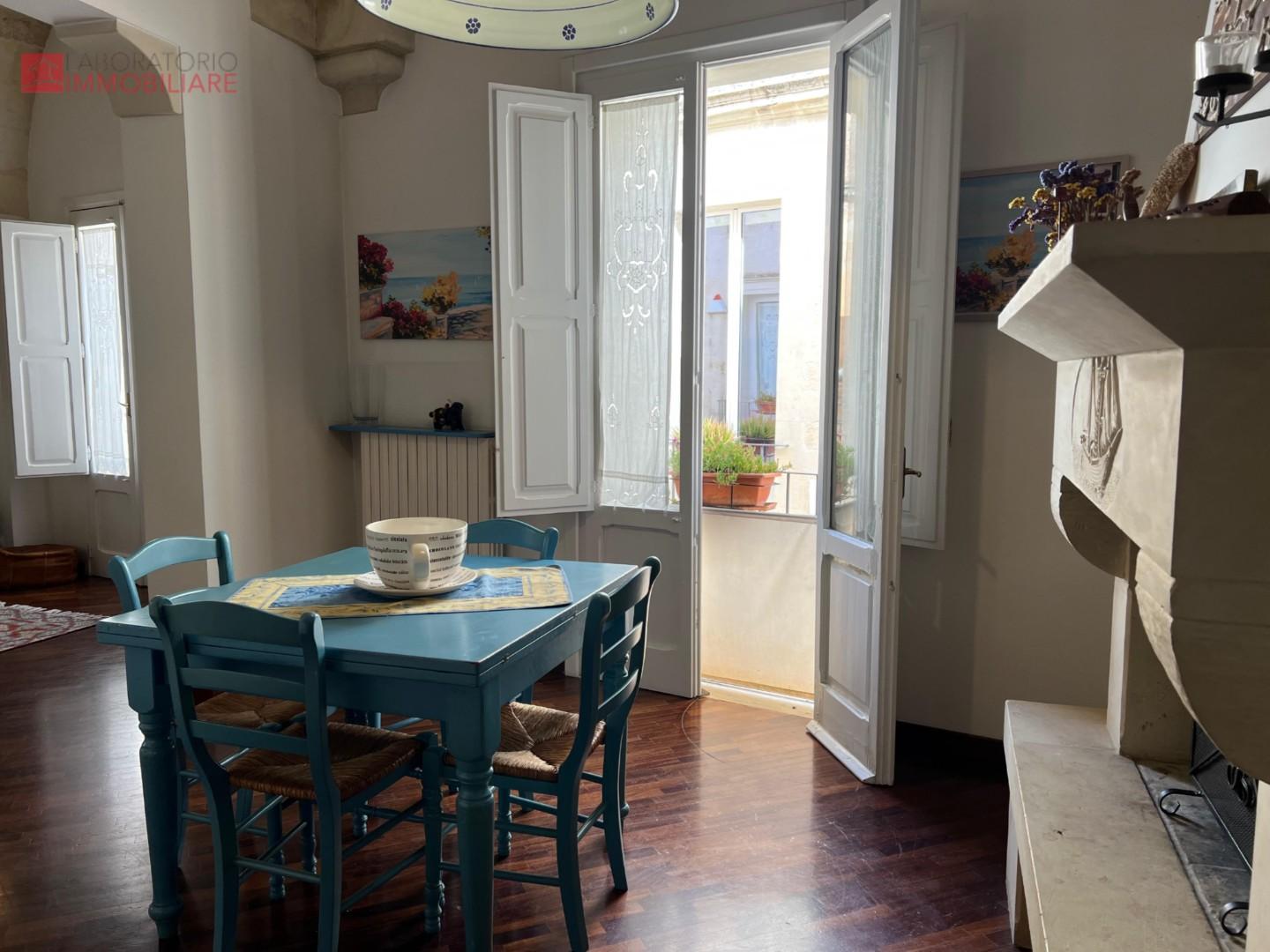 Attico con terrazzo, Lecce centro storico