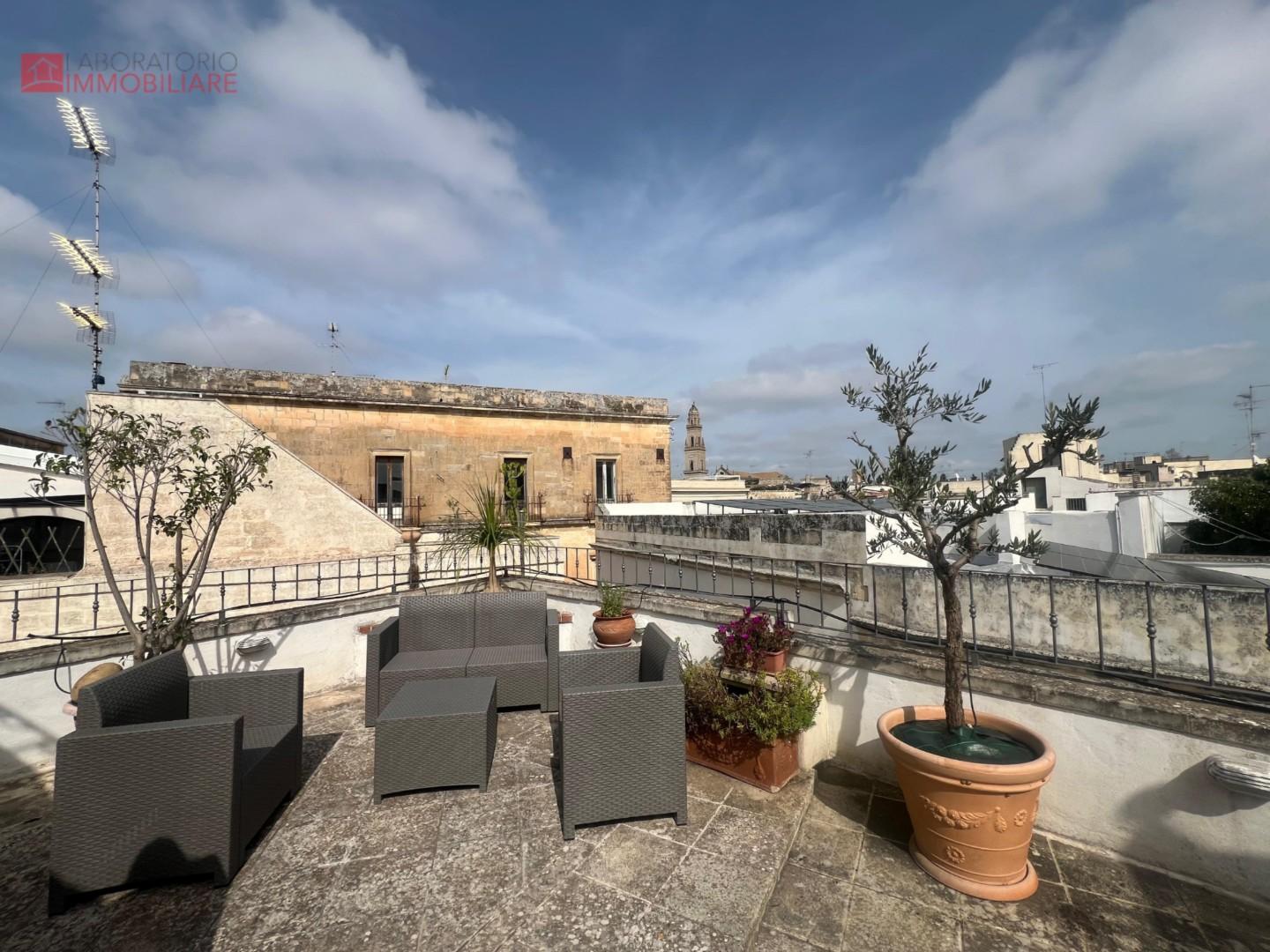 Attico con terrazzo, Lecce centro storico
