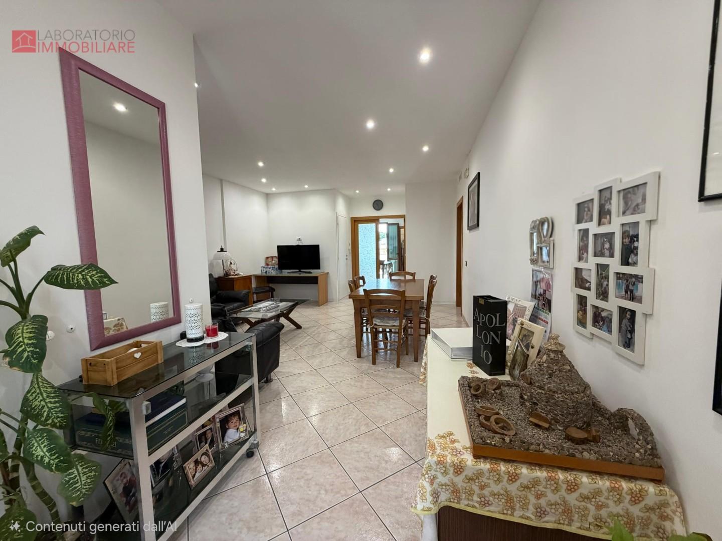 Villa Bifamiliare con terrazzo, Vernole struda'