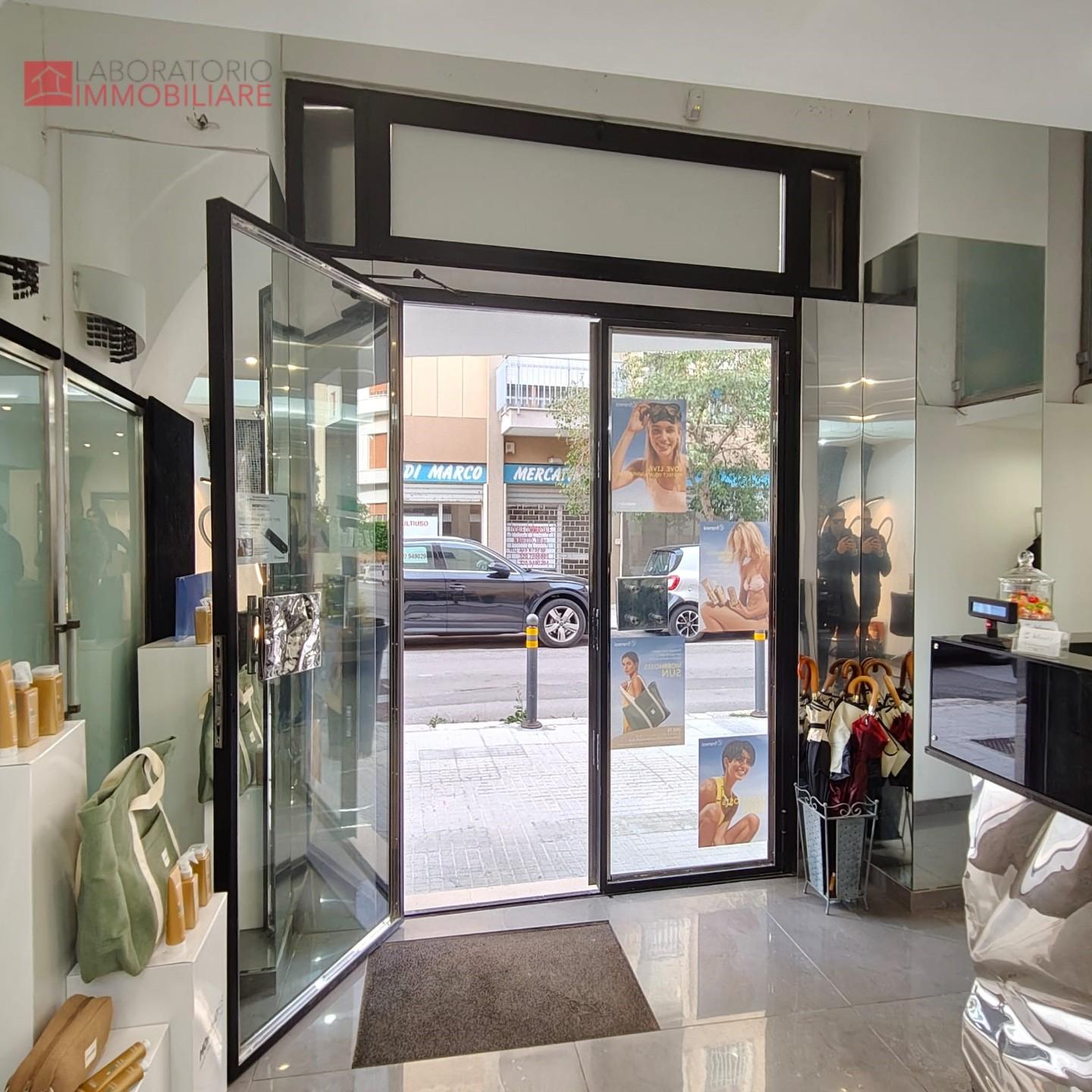 Negozio in affitto a Lecce