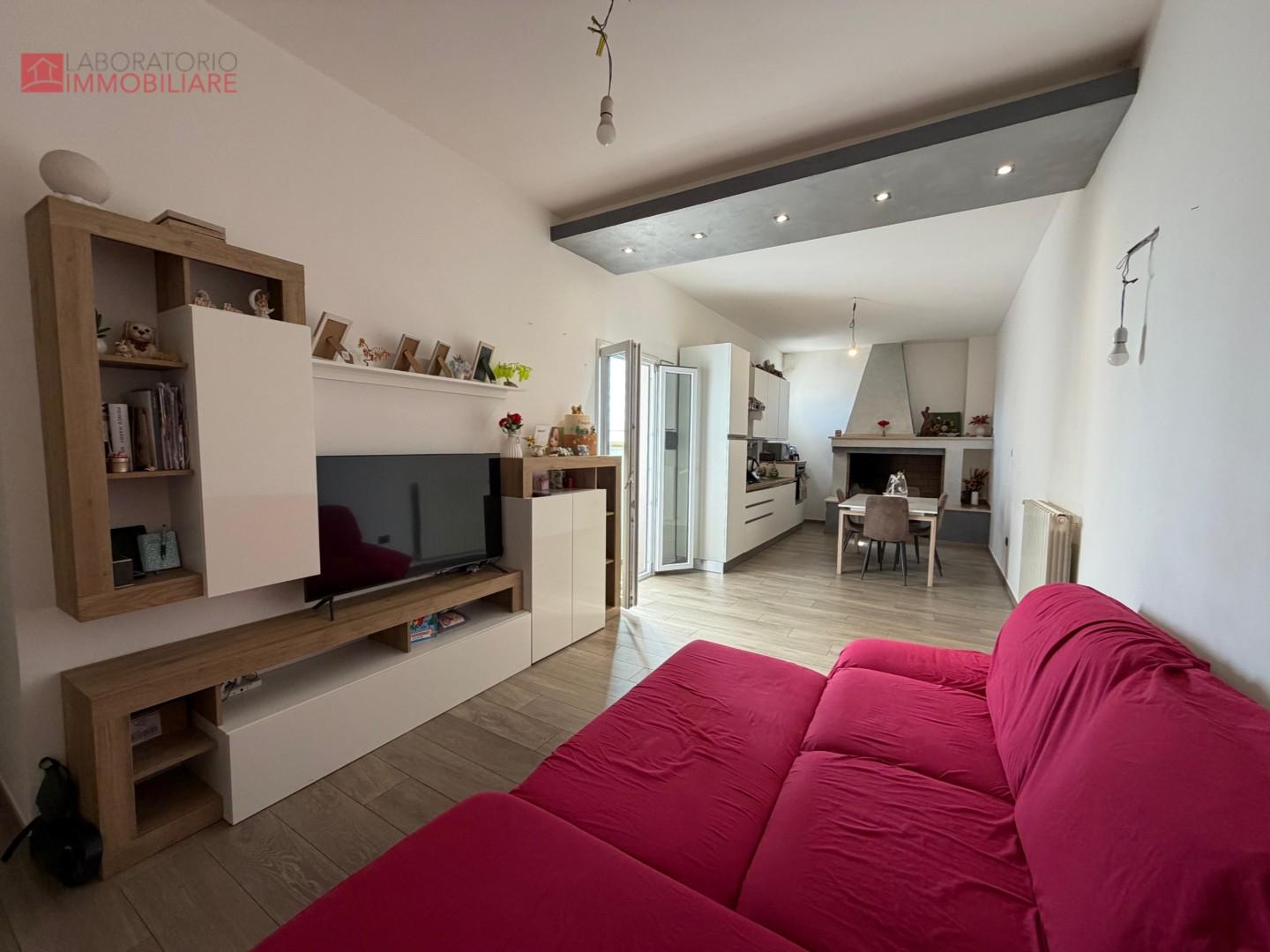 Trilocale con terrazzo a Leverano