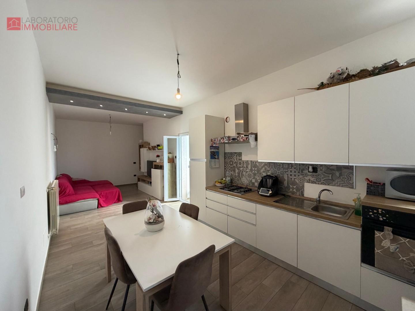 Trilocale con terrazzo a Leverano