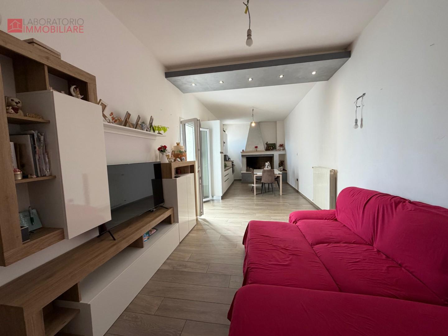 Trilocale con terrazzo a Leverano