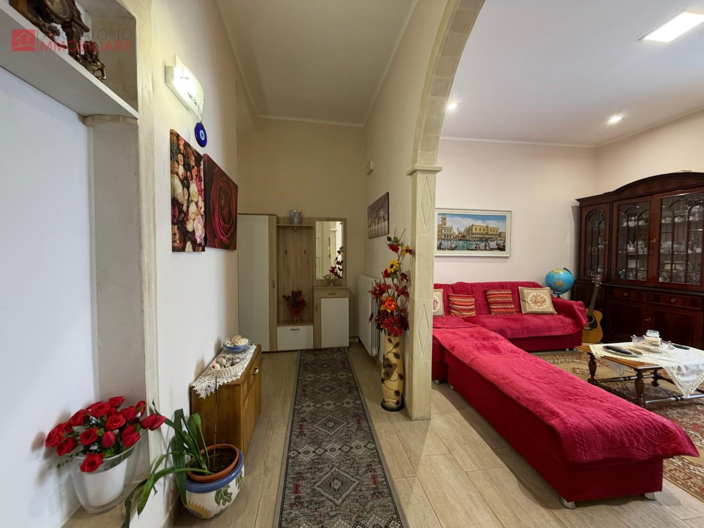 Trilocale con terrazzo, Lecce leuca