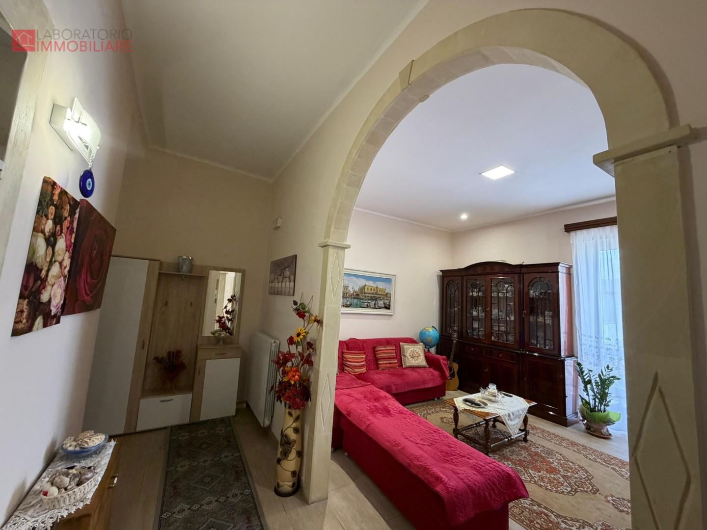 Trilocale con terrazzo, Lecce leuca